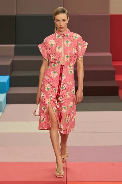 Look 54